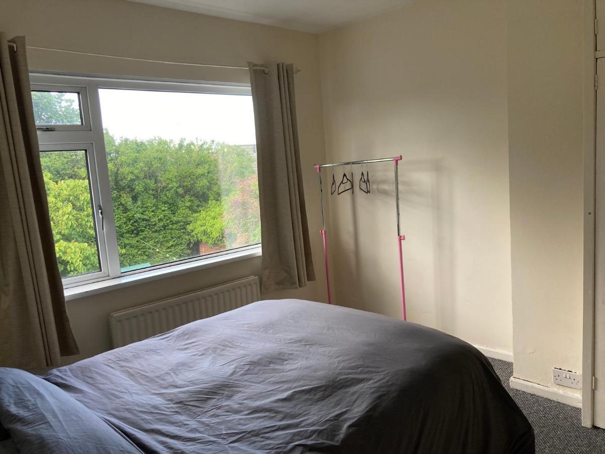 Ailes - Free Parking Apartment Belfast